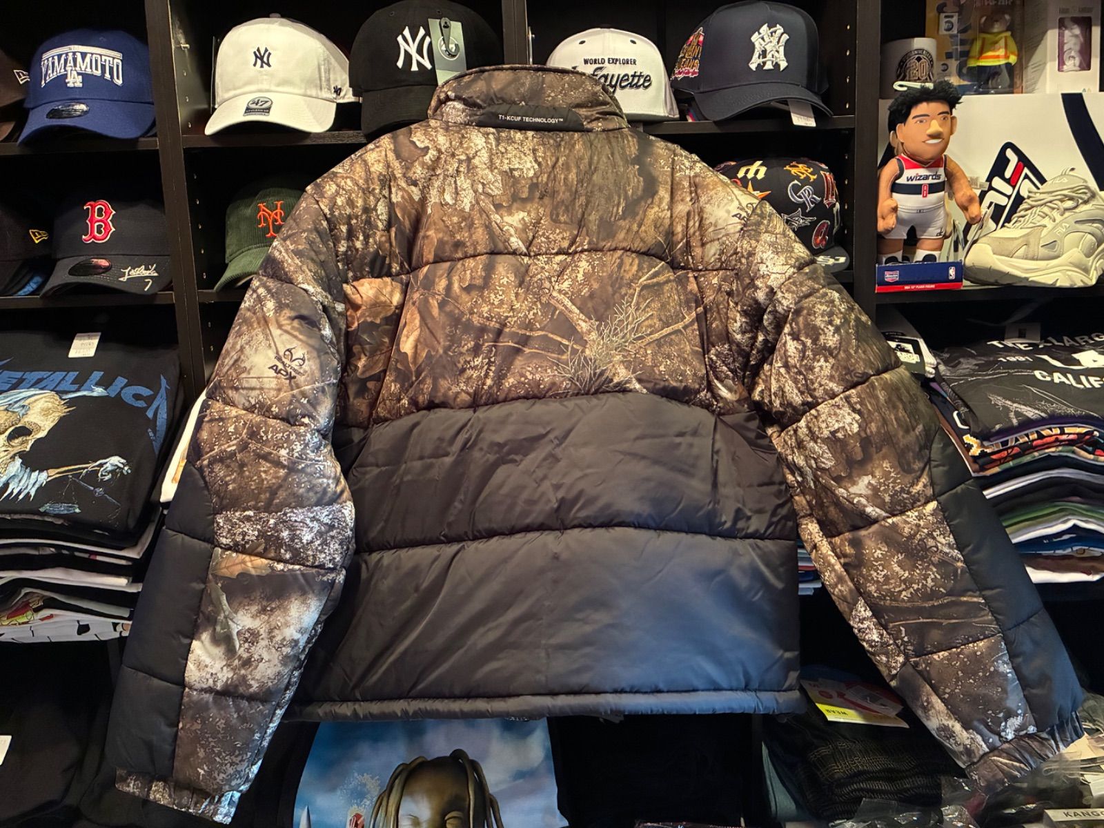 HUF X REALTREE® SEQUOIA PUFFER Lサイズ - メルカリ