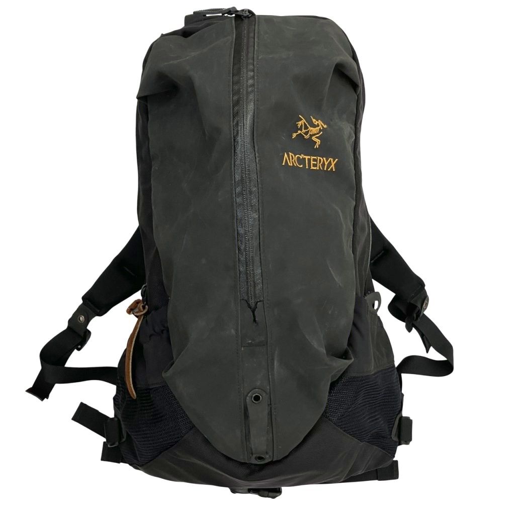 アークテリクス　アロー22 黒　ブラック　金　ゴールド ARC'TERYX(アークテリクス) ARRO 22(アロー22) ブラック