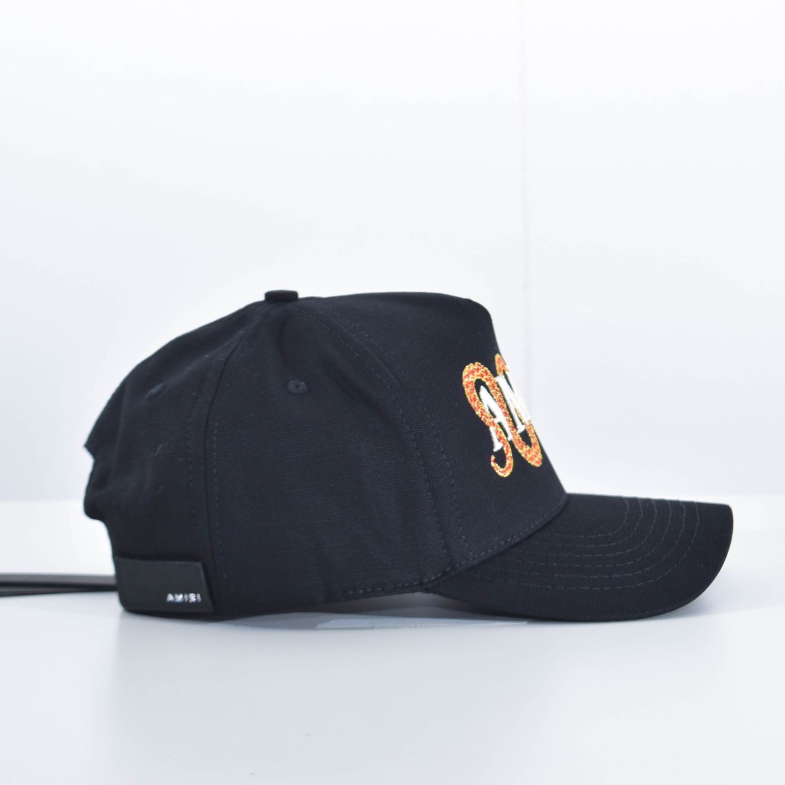 （国内正規品）AMIRI ロゴキャップ　ブラック 新品100%本物 AMIRI ロゴ キャップ アミリ AMIRI ブラック ロゴ