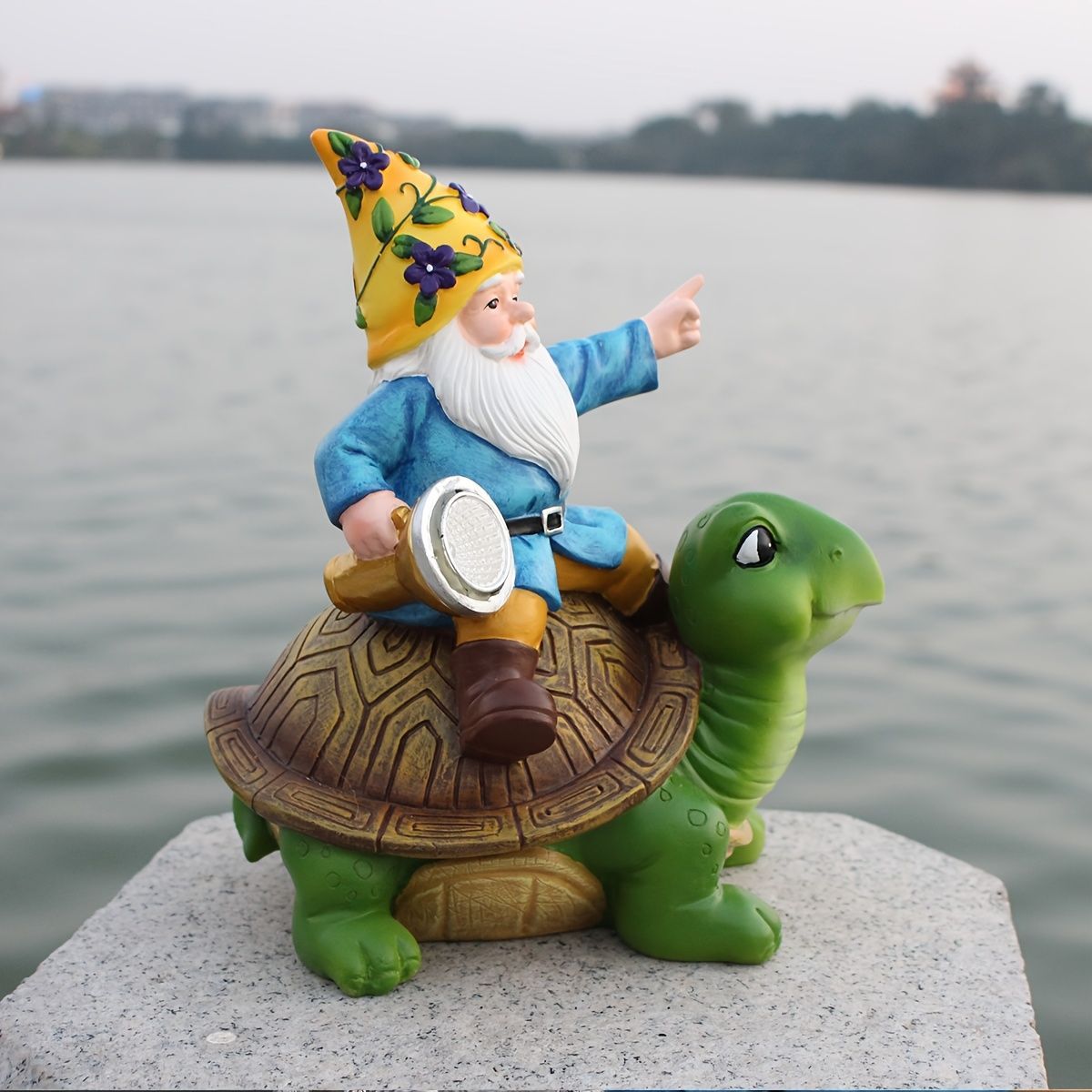 ソーラーライト ガーデンライト ガーデンオーナメント カメの上に乗っている小人 庭オブジェ 置物 癒しグッズ ガーデニング お庭 玄関ライト 園芸装飾 オシャレ ギフト プレゼント 樹脂