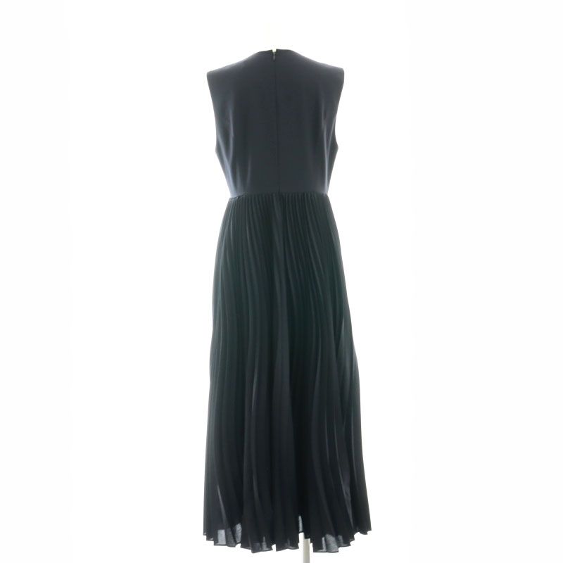 マメクロゴウチ Mame Kurogouchi 22FW Curved Pleated