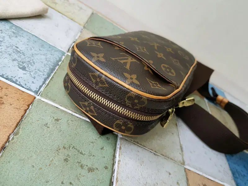 ルイヴィトン ユニセックス 겐지 クロスバッグ ショルダーバッグ KARIMZIABAT_FR