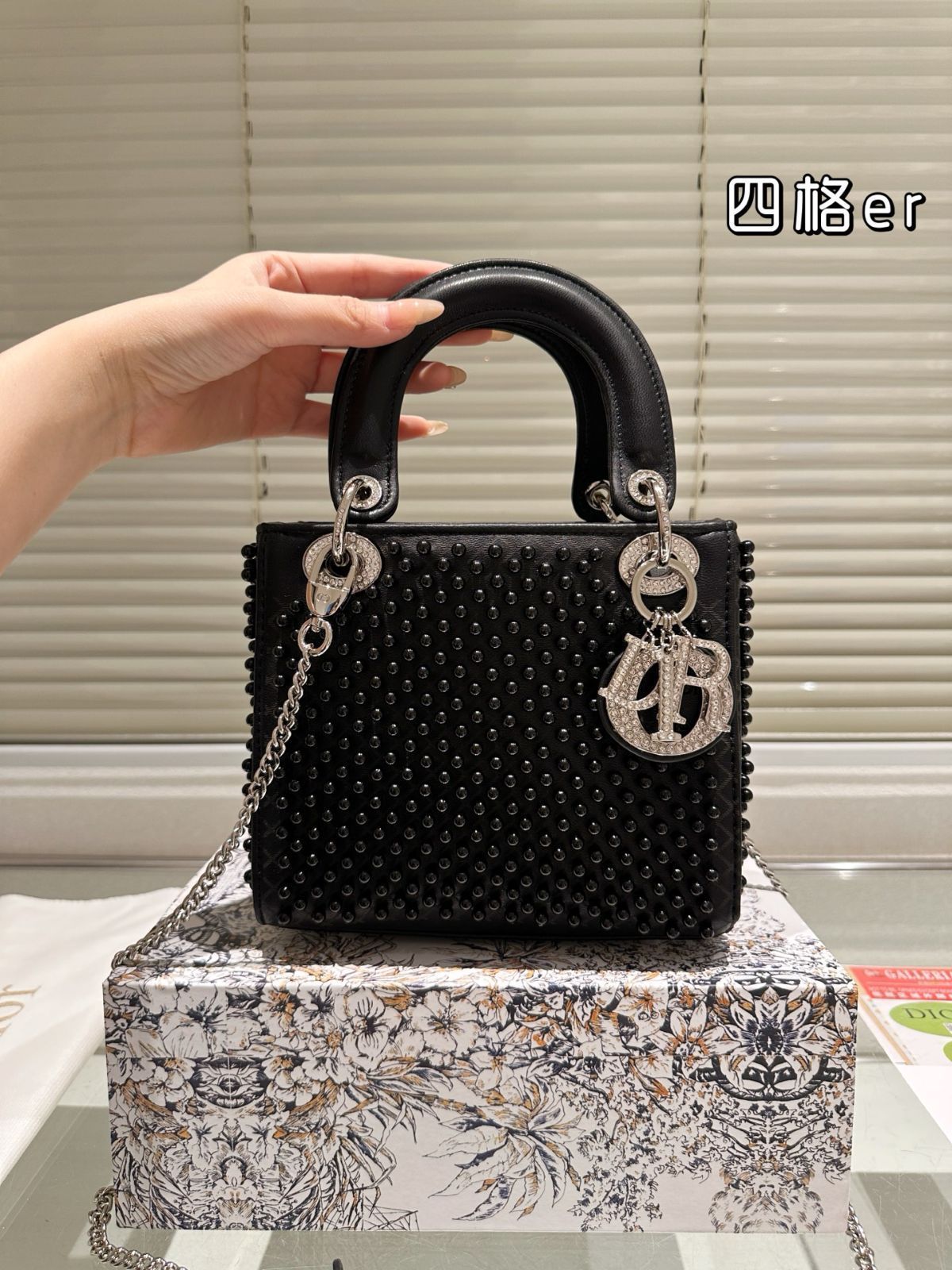 新品未使用袋付ノベルティDiorディオール2色お箸セット6本ギフトバッグ付送料無 Christian Dior - 新品☆Dior ディオール 2023 ホリデー限定