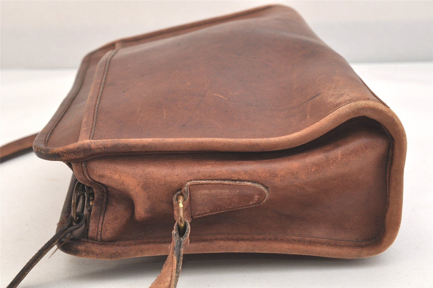 Aeta アエタ ハンドル付き黒レザー風クラッチバッグ Aeta(アエタ