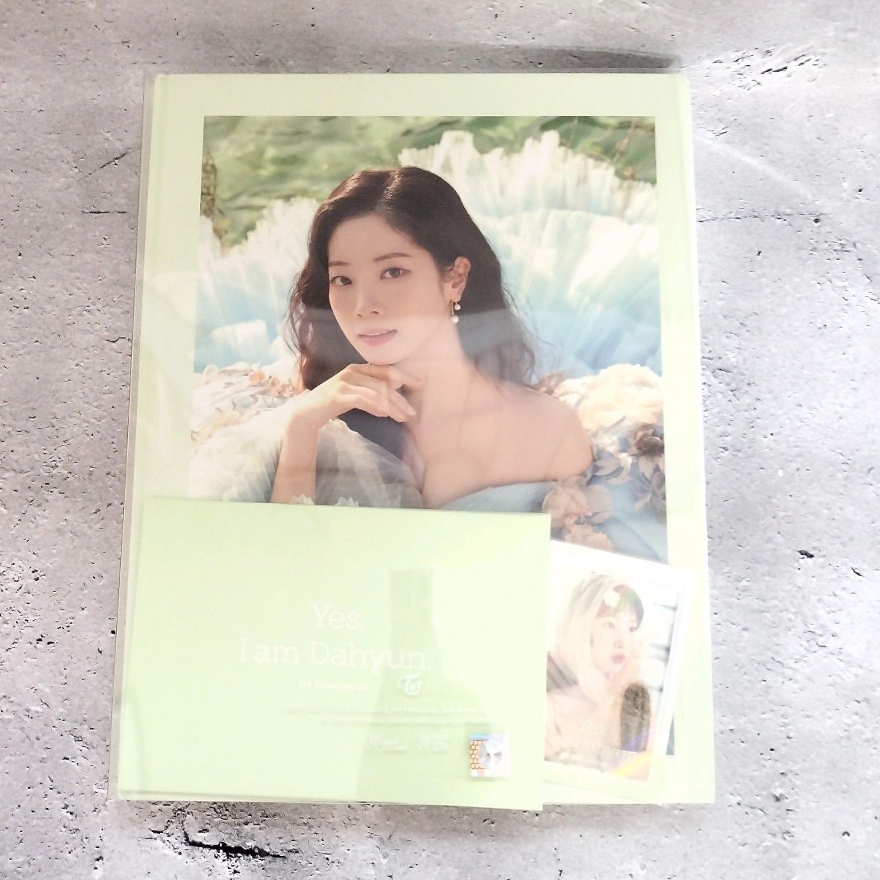 トワイス ダヒョン DAHYUN TWICE - Yes, I am Dahyun. 1ST PHOTOBOOK