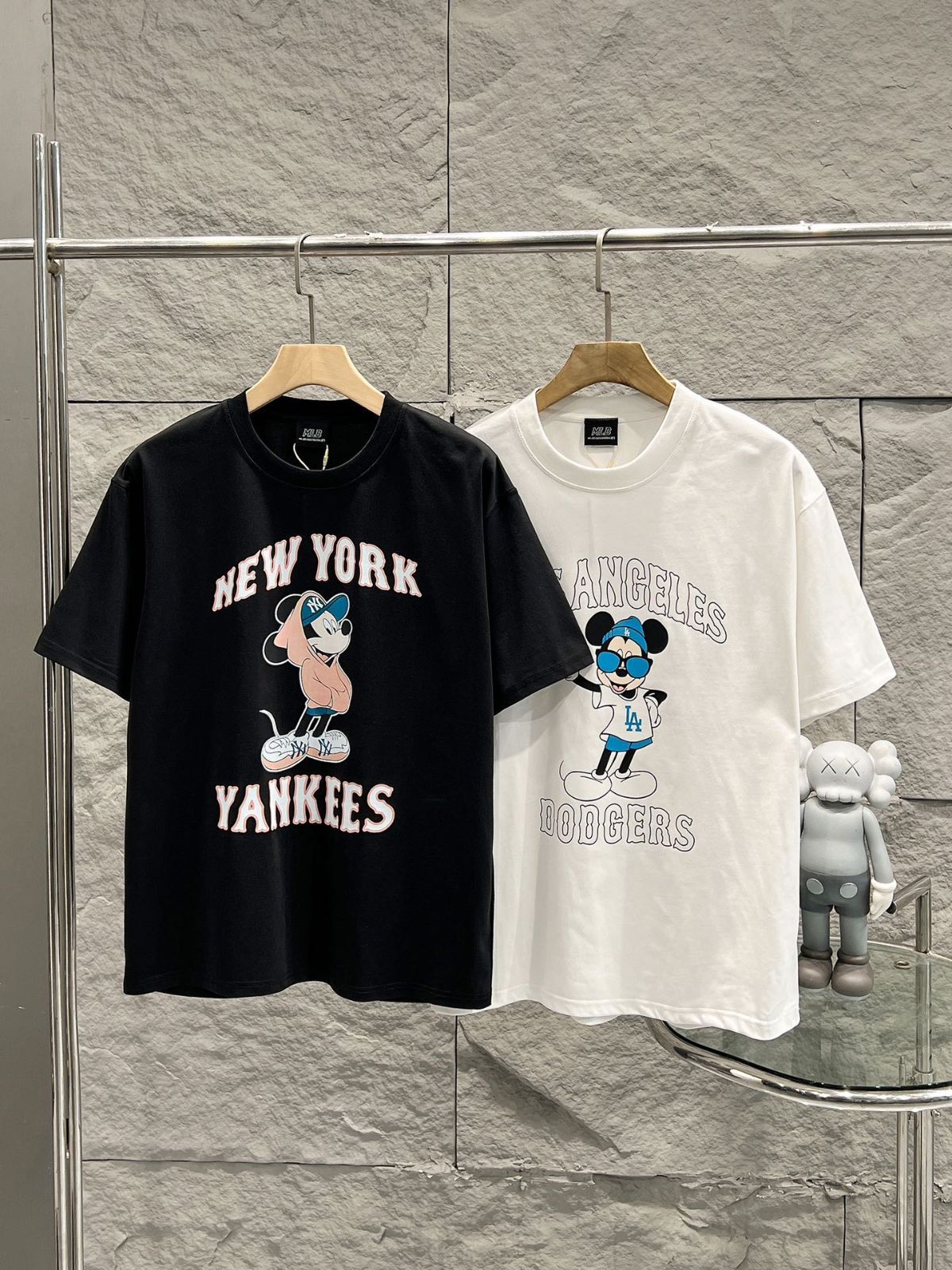 MLBの夏の新作ミッキーマウスプリントのカジュアルなルーズフィットのカップル用半袖Tシャツ