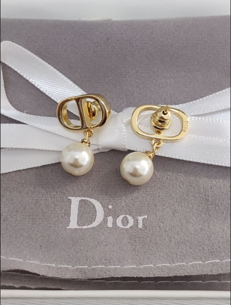 超人気美品！クリスチャンディオール/Dior　パールピアス　PETIT CD ピアス　レディース☆ 　新品未使用