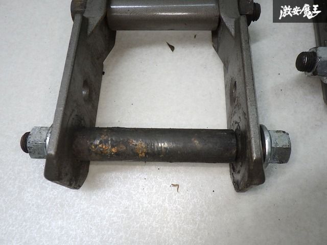 ランドクルーザー シャックル