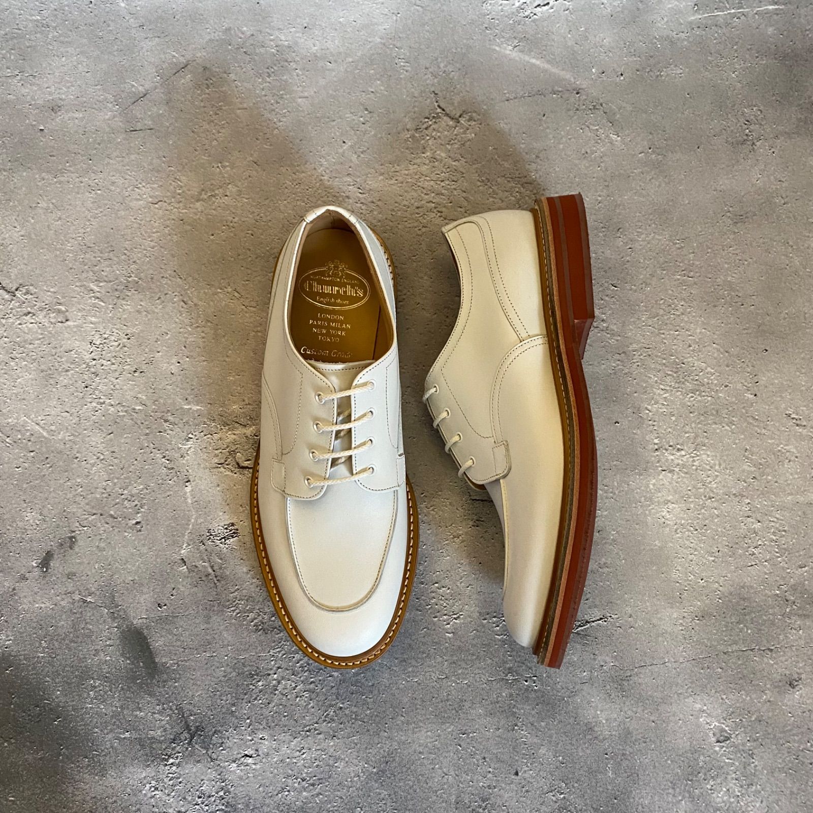 新品 Church's ホワイトレザー ダービーシューズ レッド 新品 Church's ホワイトレザー ダービーシューズ レッド