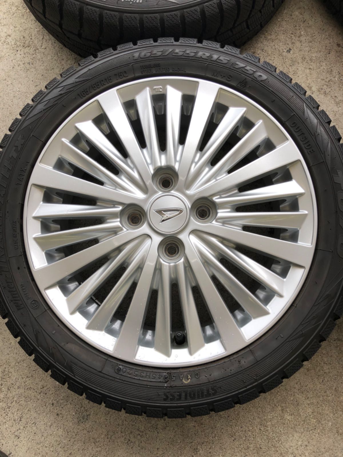 BRIDGESTONE BLIZZAK VL1 200系ハイエースWEDSアルミ ブリザック