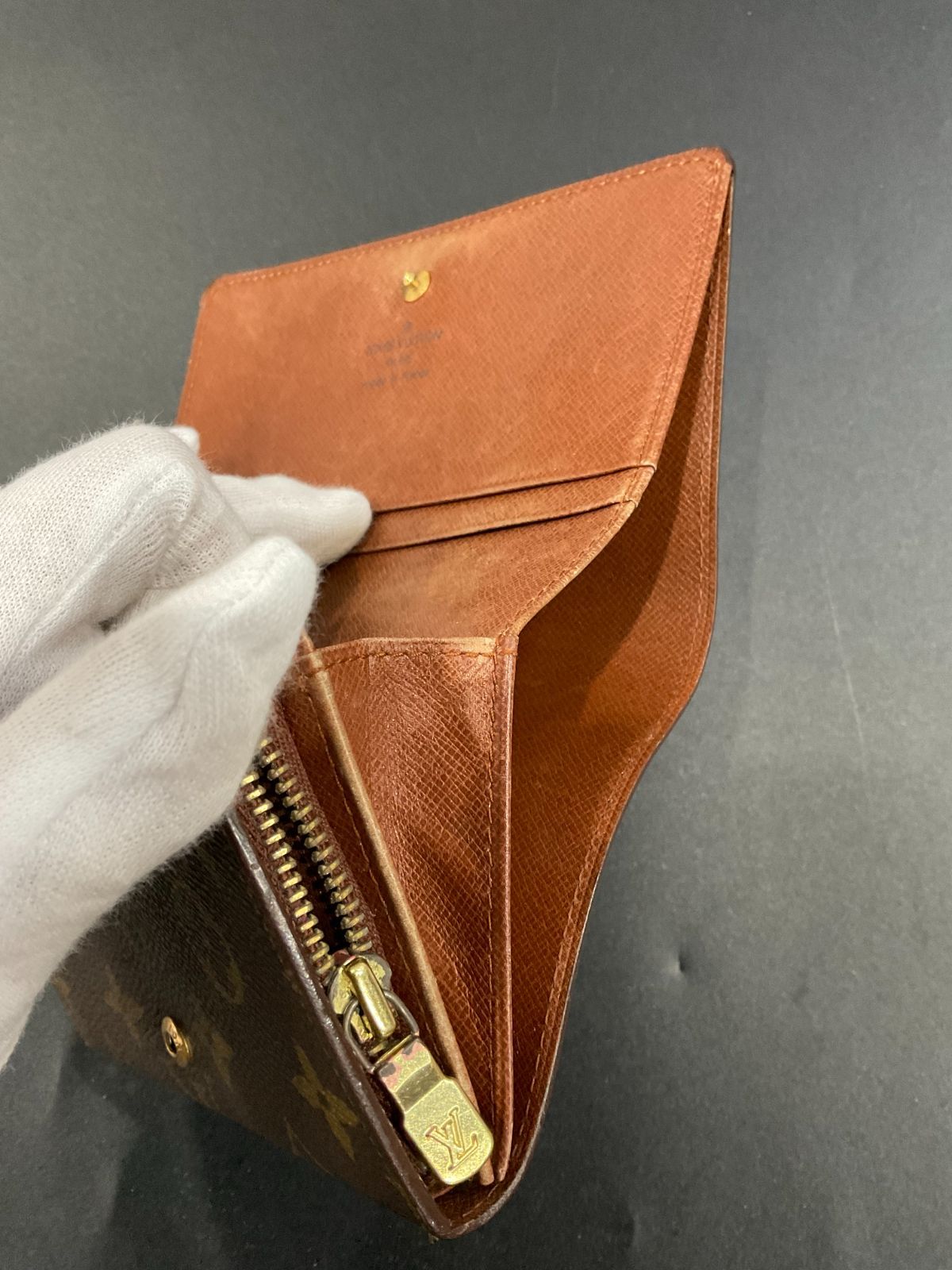 モノグラム 財布