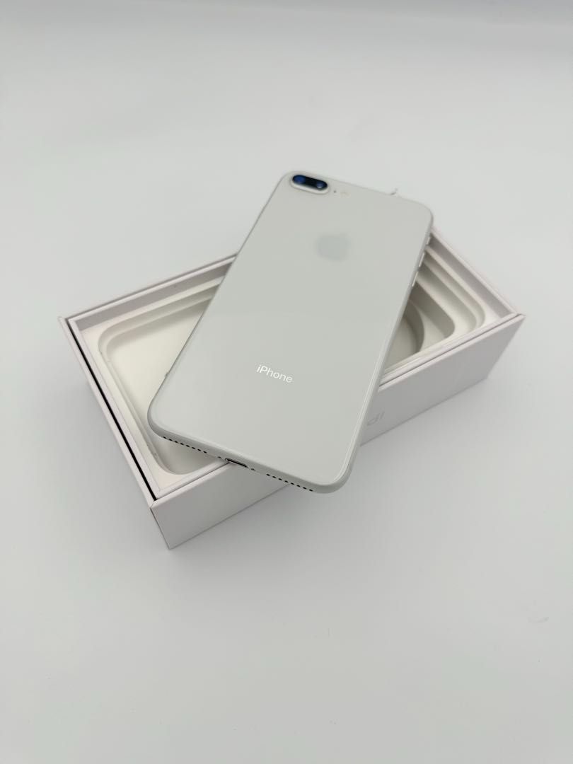 美品】iPhone 8 Plus 64GB Silver SIMフリー 83%