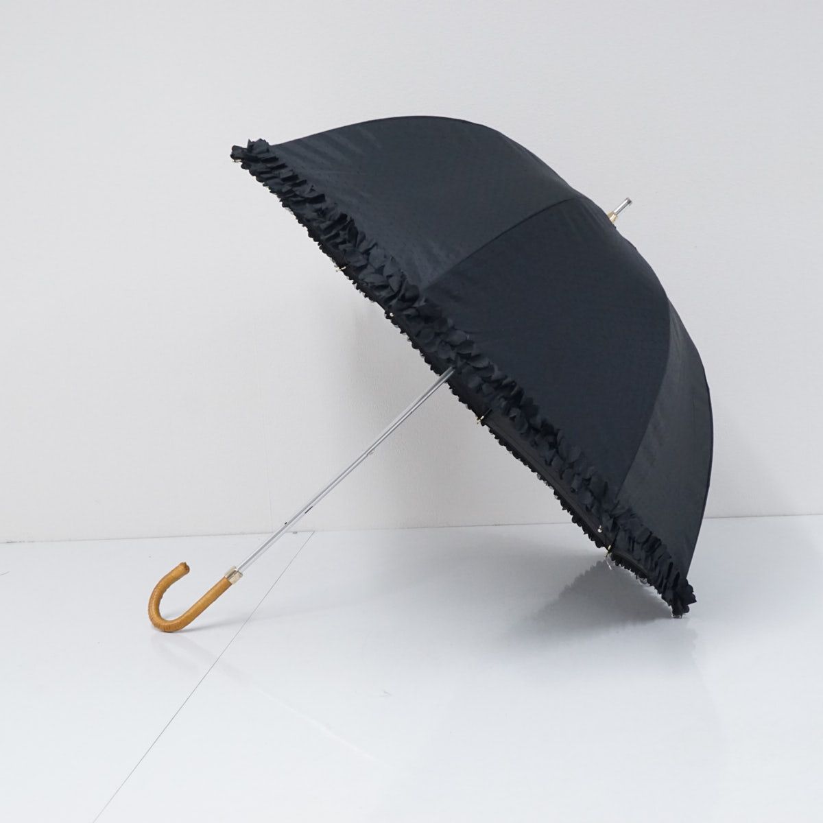 LANVIN フリル付きブラック日傘 日傘 ランバン オンブルー LANVIN en Bleu ドビー フリル 晴雨
