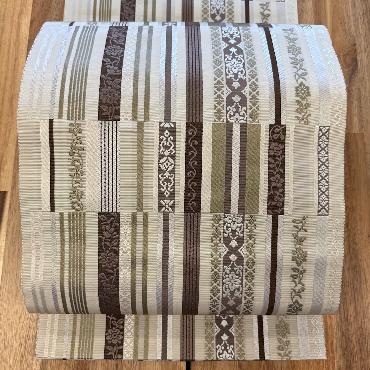 お仕立て上がり 証紙ナシのお値打ちに