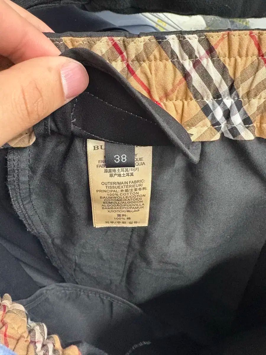 38 BURBERRY