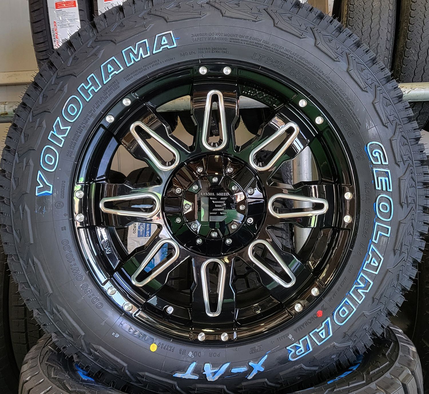 ヨコハマタイヤ ハリアー RAV4 CX8 タイヤ ホイール4本セット ヨコハマ ジオランダー X-AT 245/65R17 LEXXEL Balano 17インチ 純正車高対応