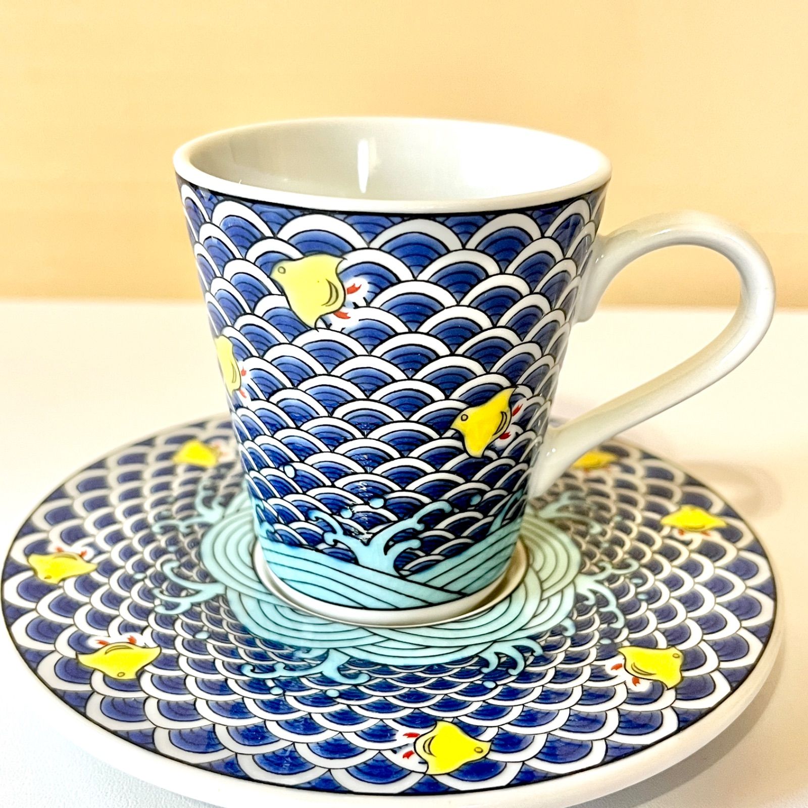 九谷焼　カラフルな絵柄のカップ&ソーサー 九谷焼 カラフルな絵柄のカップ&ソーサー 1600Img0106.jpg?v