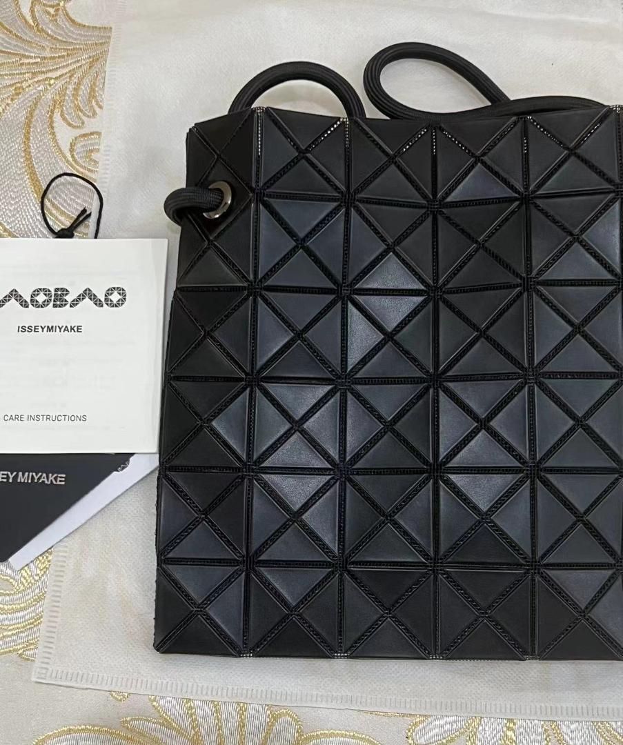 美品 バオバオ イッセイミヤケ 2wayハンドバッグ ショルダーバッグ ブラック BAO ISSEY MIYAKE BAOBAO ISSEI バオバオ イッセイミヤケ