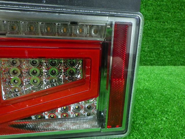 メーカー不明 社外 24V 右テールレンズ シーケンシャル 230520137 LED シーケンシャルウインカー トラック テールランプ 24V 左右セットの通販 by Y-STYLE shop ｜ラクマ