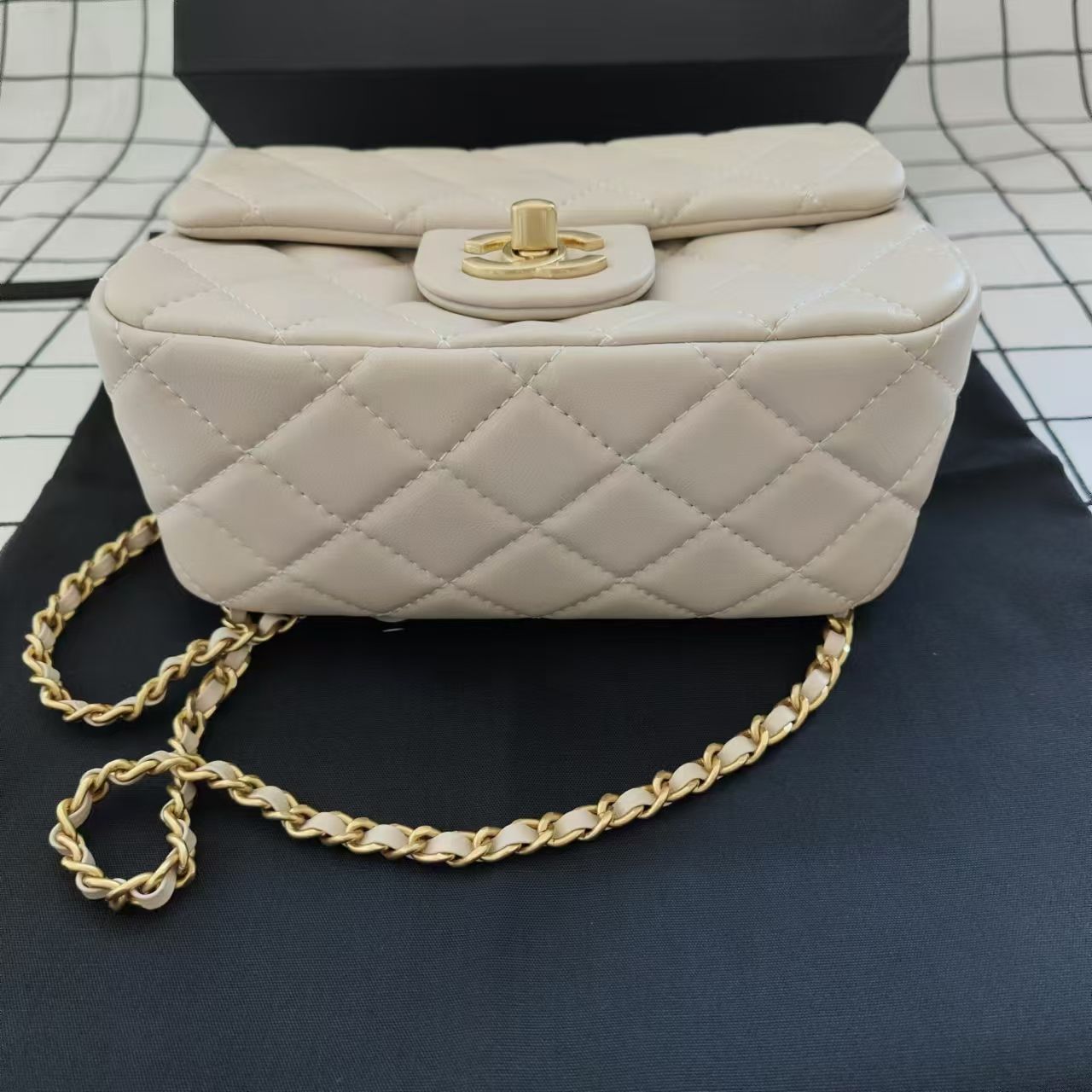 CHANEL シャネル ショルダーバッグ