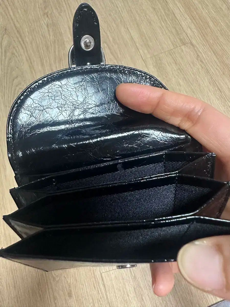 ブラック 二つ折り財布