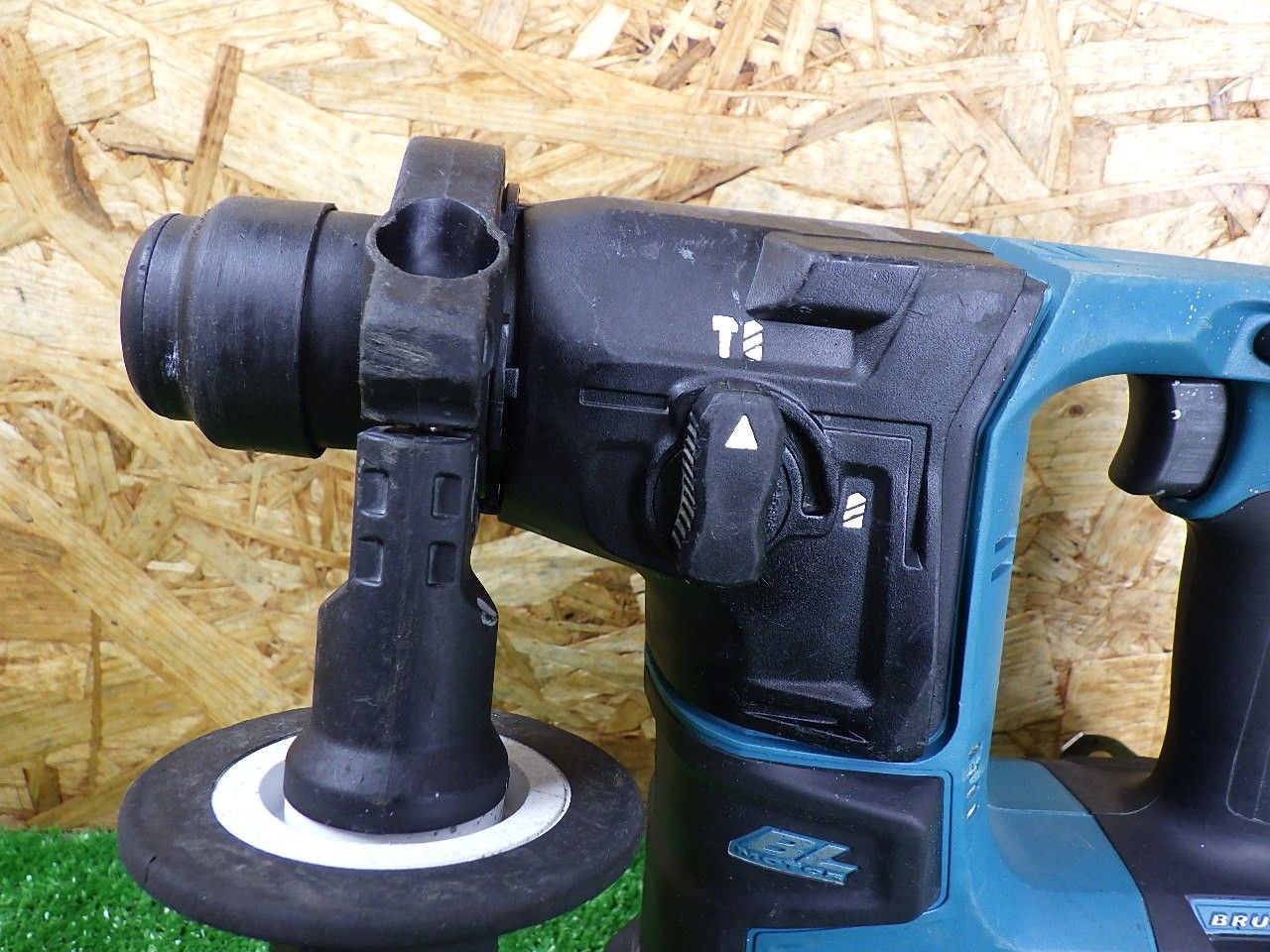 18Ｖモデル マキタ 充電式ハンマドリル HR171D 2モード切替 本体のみ 品