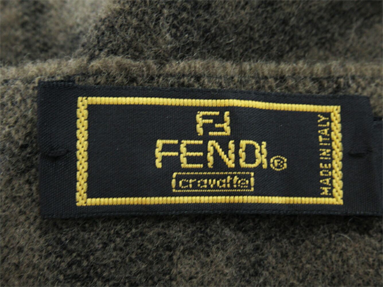 FENDI フェンディ　マフラー　カーキ　ロゴ フェンディ FENDI マフラー ズッカ ペカン カーキ ブラック