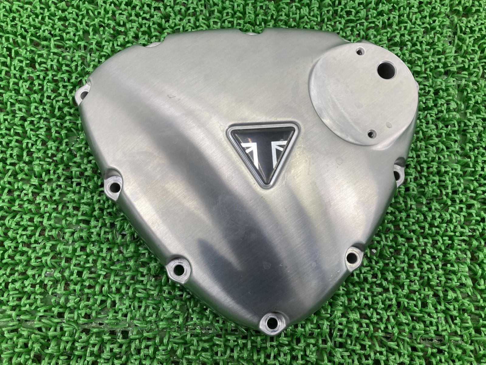 ボンネビルスピードマスター エンジンカバー トライアンフ(TRIUMPH 