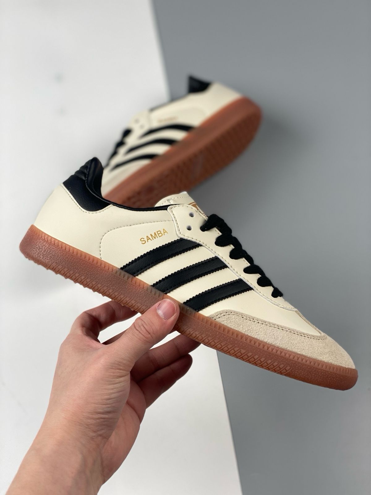 adidas SAMBA OG W ベージュ