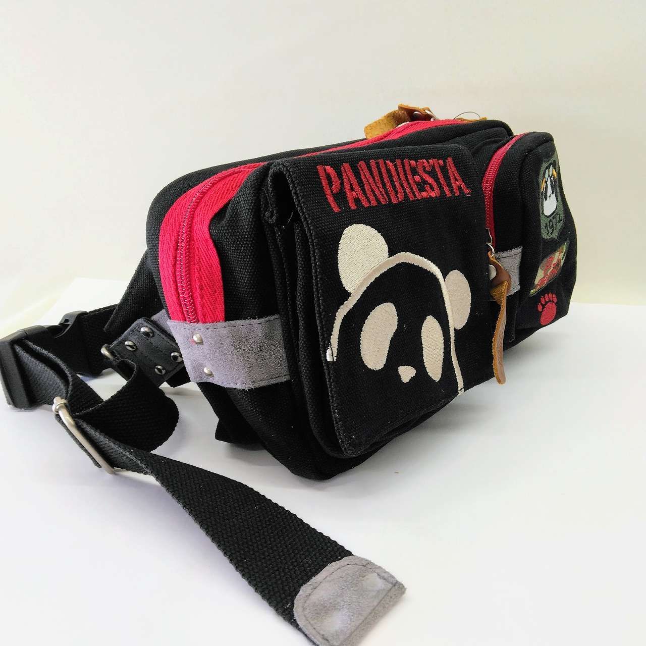 パンディエスタ ボディバッグ ブラック - メルカリ