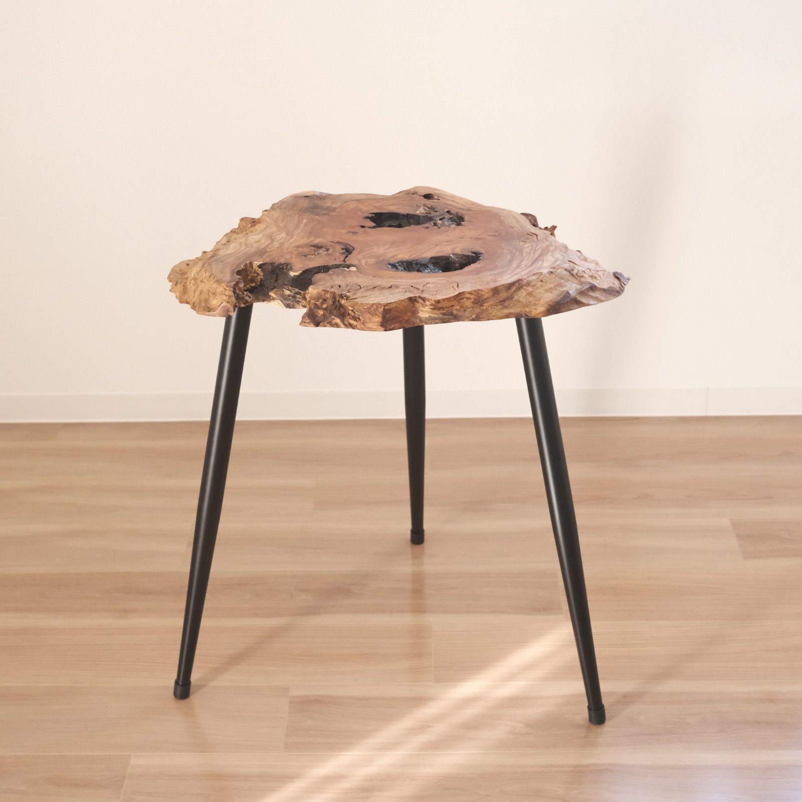 榧輪切りサイドテーブル　ナイトテーブル　コーヒーテーブル　観葉植物起き 榧輪切りサイドテーブル ナイトテーブル コーヒーテーブル 観葉植物