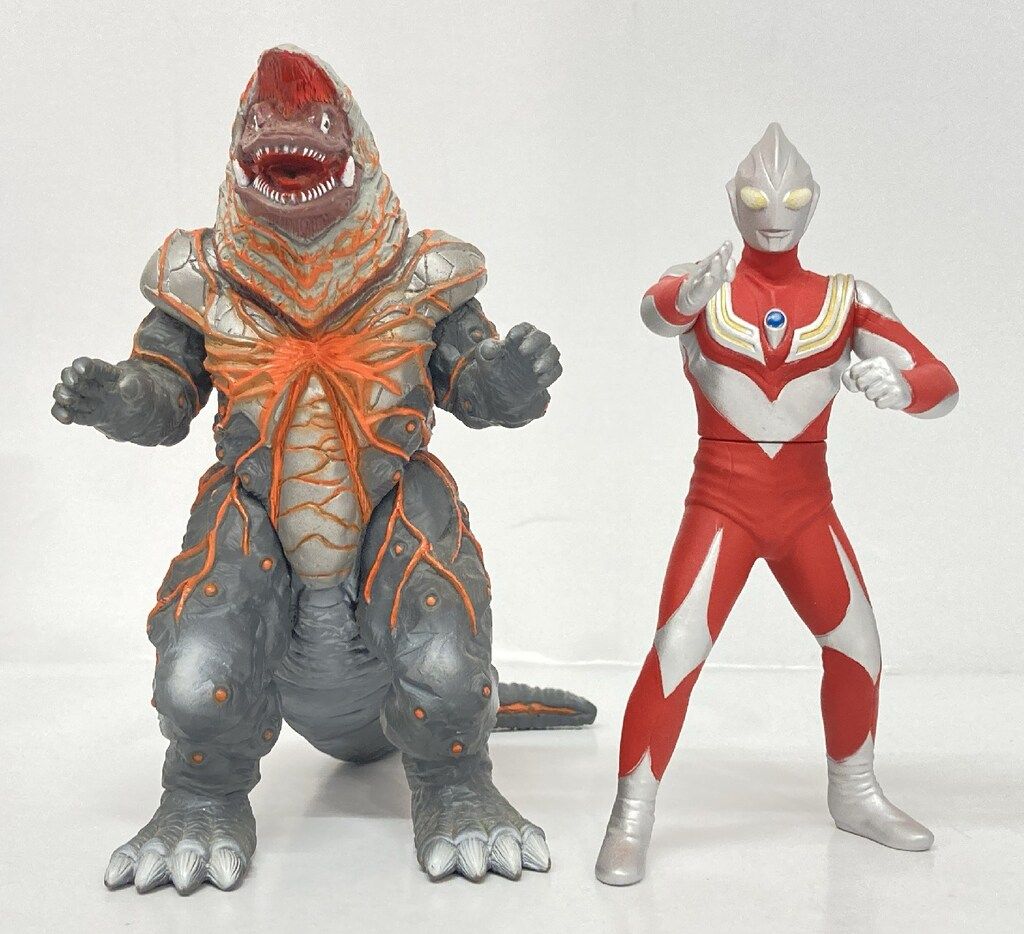 開封品 バンダイSGS ウルトラマンティガ vs ゴルザ強化型 箱付き 開封