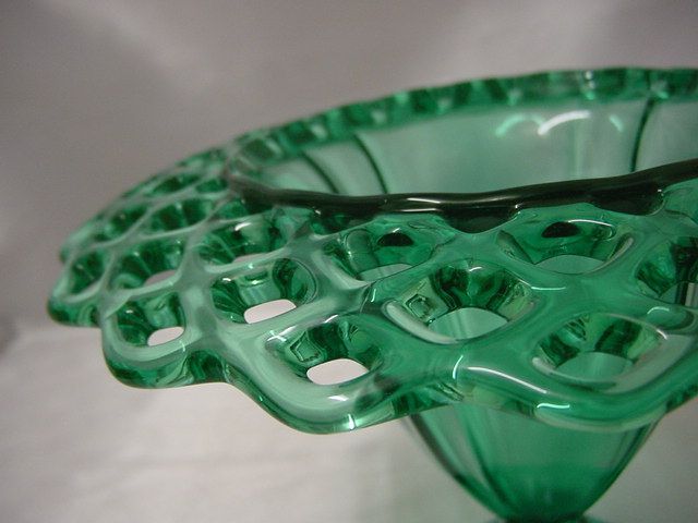 ウランガラス　1920年代～30年代アメリカ Tiffin社　グリーン色のコンポート