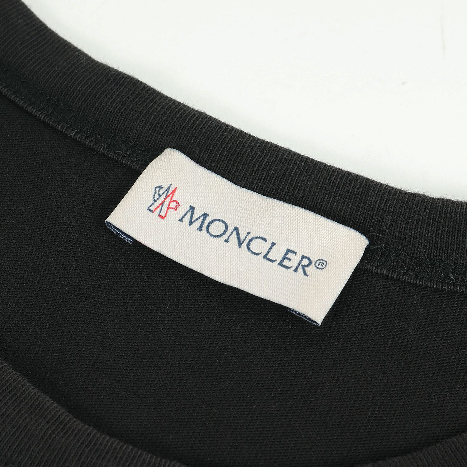 【希少デザイン】モンクレール メッシュ切替ロゴ長袖カットソー 即完売注意 MONCLER モンクレール Tシャツ パネル メッシュ 切替 ロゴ