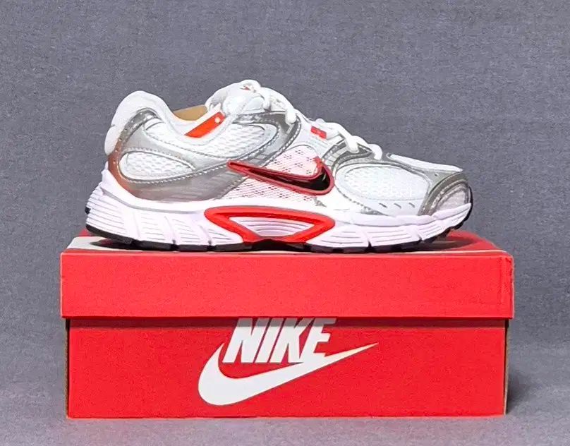 NIKE ナイキ V5 RNR