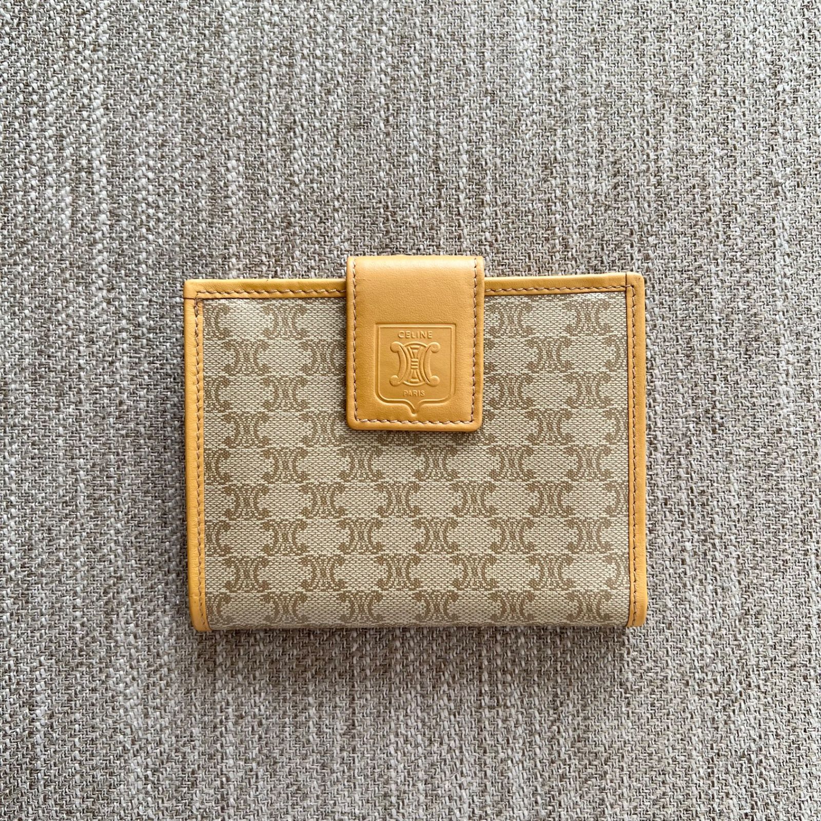 極美品】CELINE Vintage Triomphe Short Wallet セリーヌ マカダム PVC×レザー ブラウン系 がま口 二つ折り 財布  ウォレット 小銭入れ 札入れ レディース ブラウン系 【中古】 - メルカリ