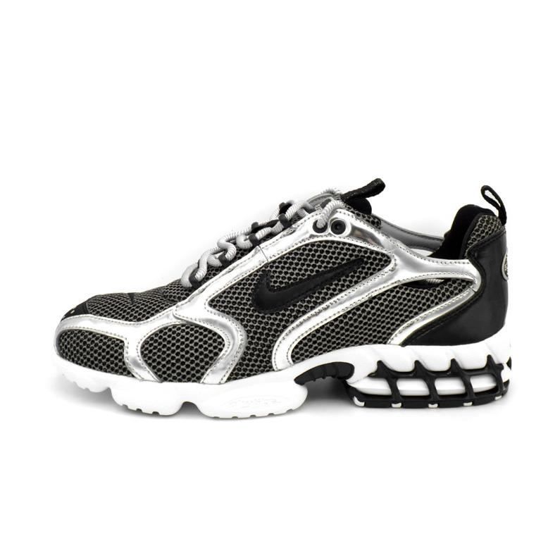 ナイキ NIKE × ステューシー STUSSY AIR ZOOM SPIRIDON CAGED PURE PLATINUM CU1854 001 エア ズーム スピリドン ゲージ ド ピュア プラチナム ブラック シルバー スニーカー h4414