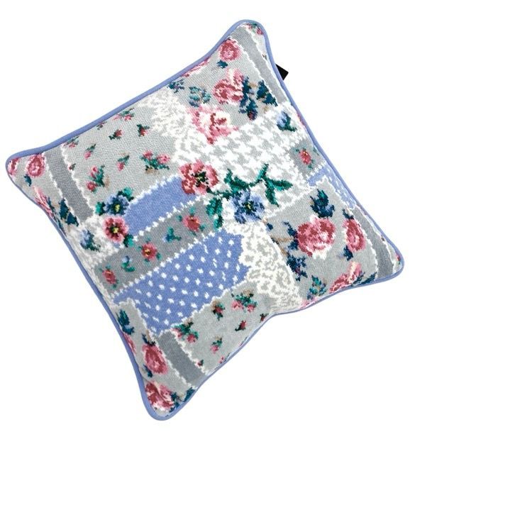 【フェイラー】　フラワーパッチワーク　クッション　新品 FEILER フェイラー フラワーパッチワーククッション 水色 グレー