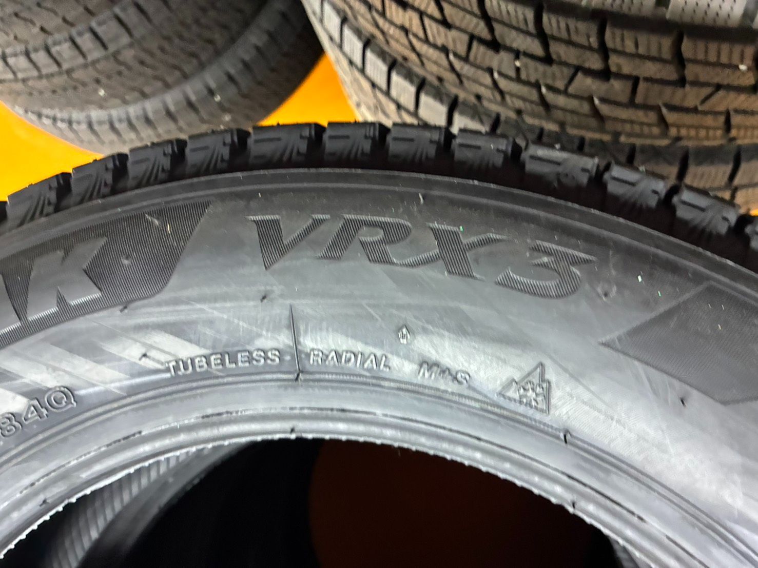 スタッドレスタイヤ