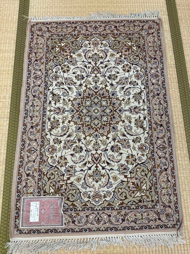 イスファハン産シルクウールペルシャ絨毯 81万ノット