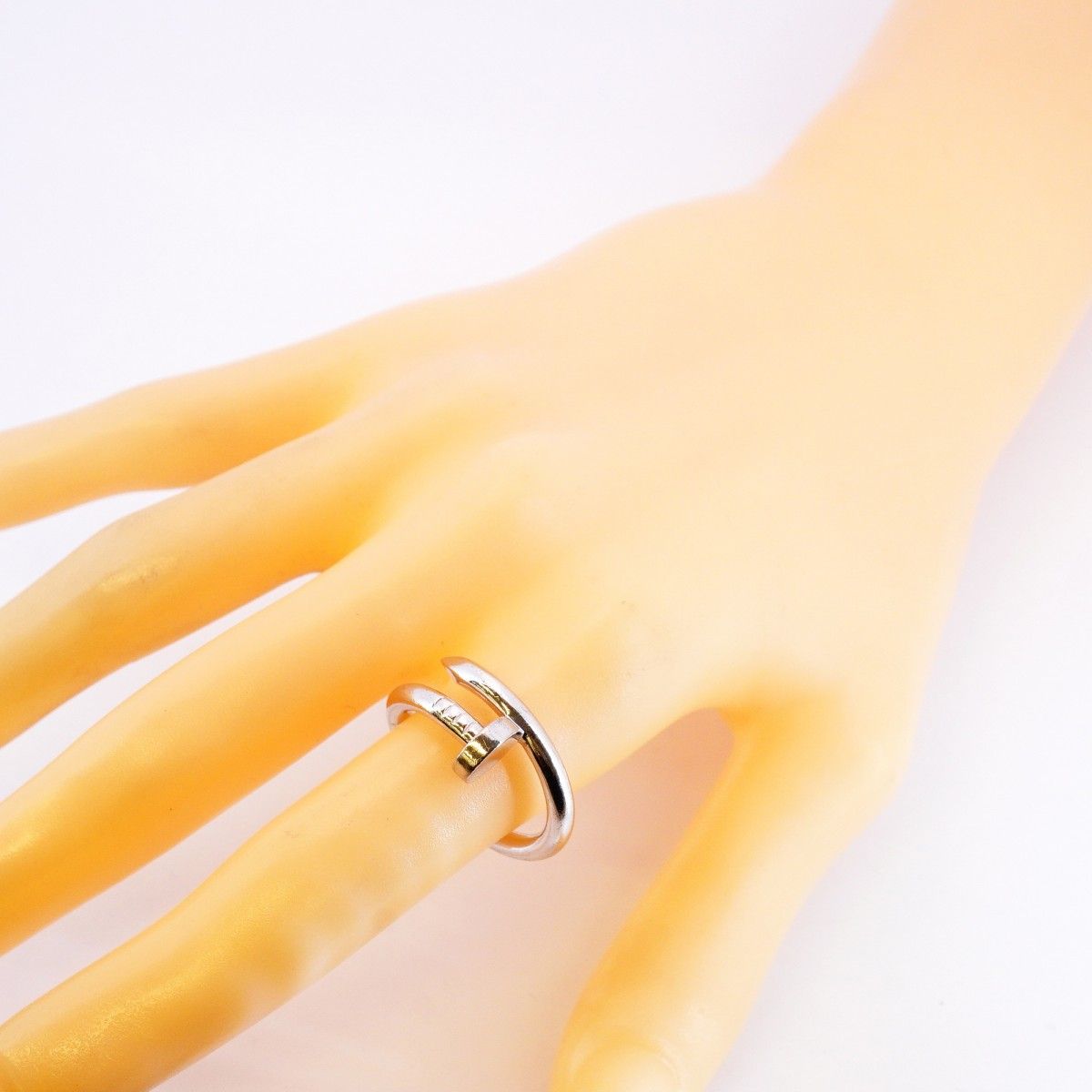 カルティエ ジュストアンクルリング 48 OMH838 6号 Y02999 カルティエ ジュストアンクルリング 48 OMH838 6号 Y02999 52