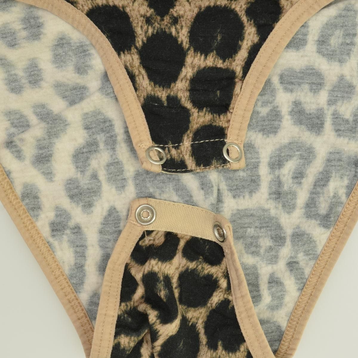 BASERANGE】EMILY BODY レオパード柄キャミソール - メルカリ