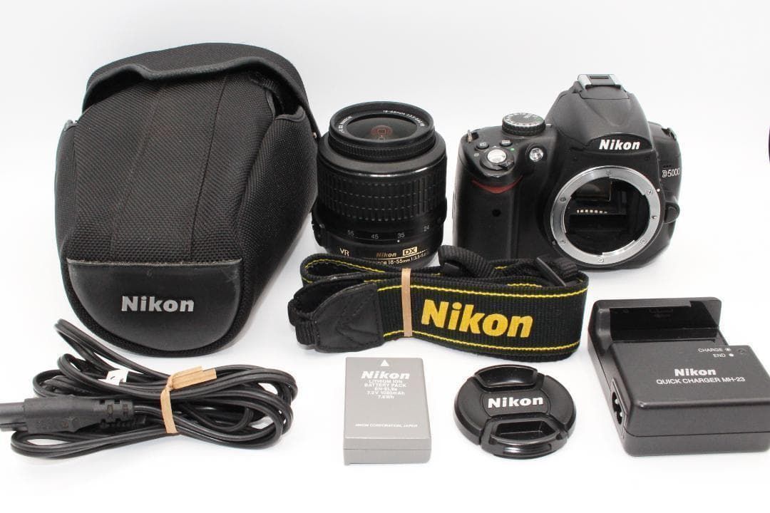 ショット数 少 ニコン Nikon D5000 レンズキット デジタル一眼レフ 現状品 カメラバッグ付き 220