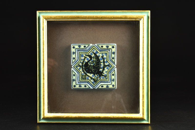 蔵A5505i 幸兵衛窯 鳥文星形タイル 陶板額装 加藤卓男