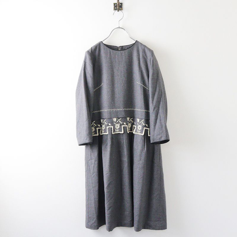 美品 ネセセア nesessaire 花刺繍ウールタックワンピース F/グレー 