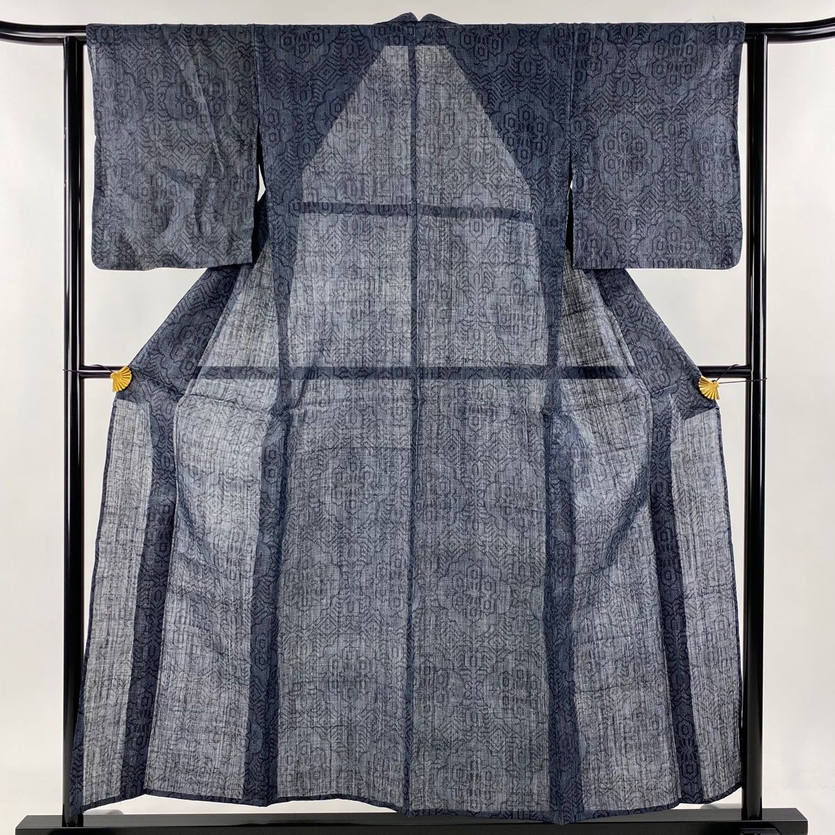 紬 身丈153.5cm 裄丈62cm S 薄物 宮古上布 バチ衿 夏紬地 幾何学模様 藍色 正絹