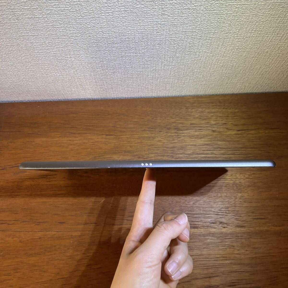 お買い得/訳あり］Apple iPad 第7世代/32GB/Wi-Fi/スペースグレー②