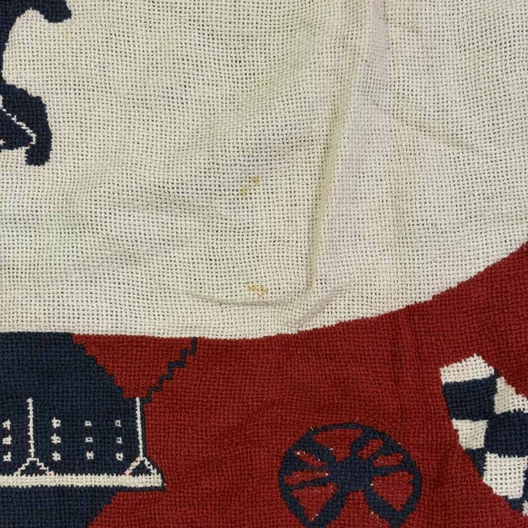 馬に乗る人物の刺繍ラグ　カーペット　ヴィンテージ 馬に乗る人物の刺繍ラグ カーペット ヴィンテージ