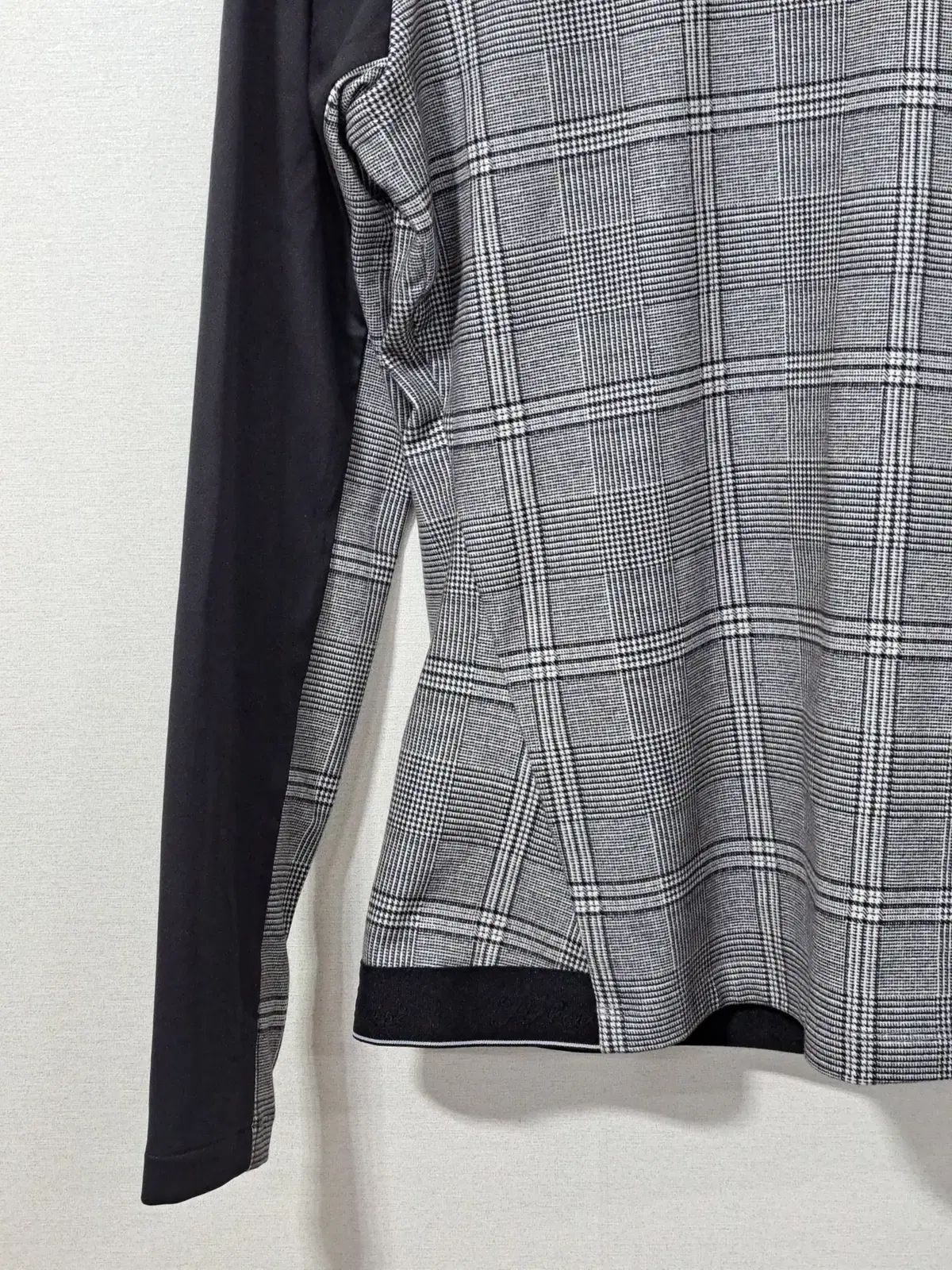 モックネック Tシャツ