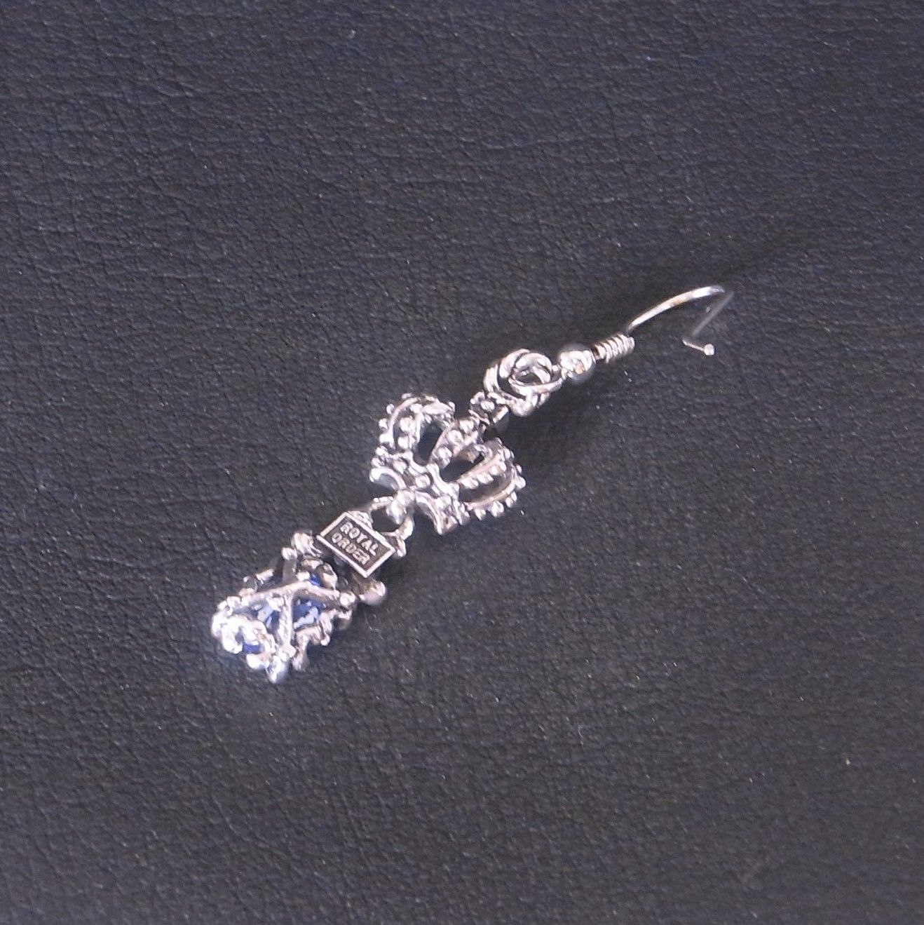 ロイヤルオーダー クラウン ピアス シルバー925 ピアス CHIHUAHUA WITH CROWN STUDS(一個単位) | イヤリング,シルバー